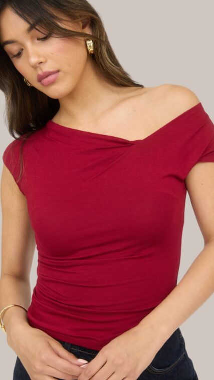 Blusa asimetrica sin manga Rojo Vino LT11028