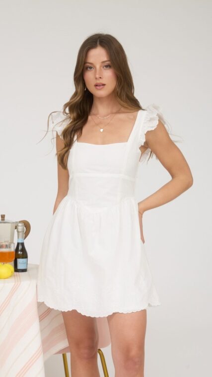 Vestido corto tirante bordado Blanco LD4122